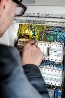 the difference between residential electricians in toronto and commercial electricians in toronto