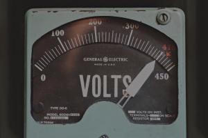 the difference between amps watts and volts